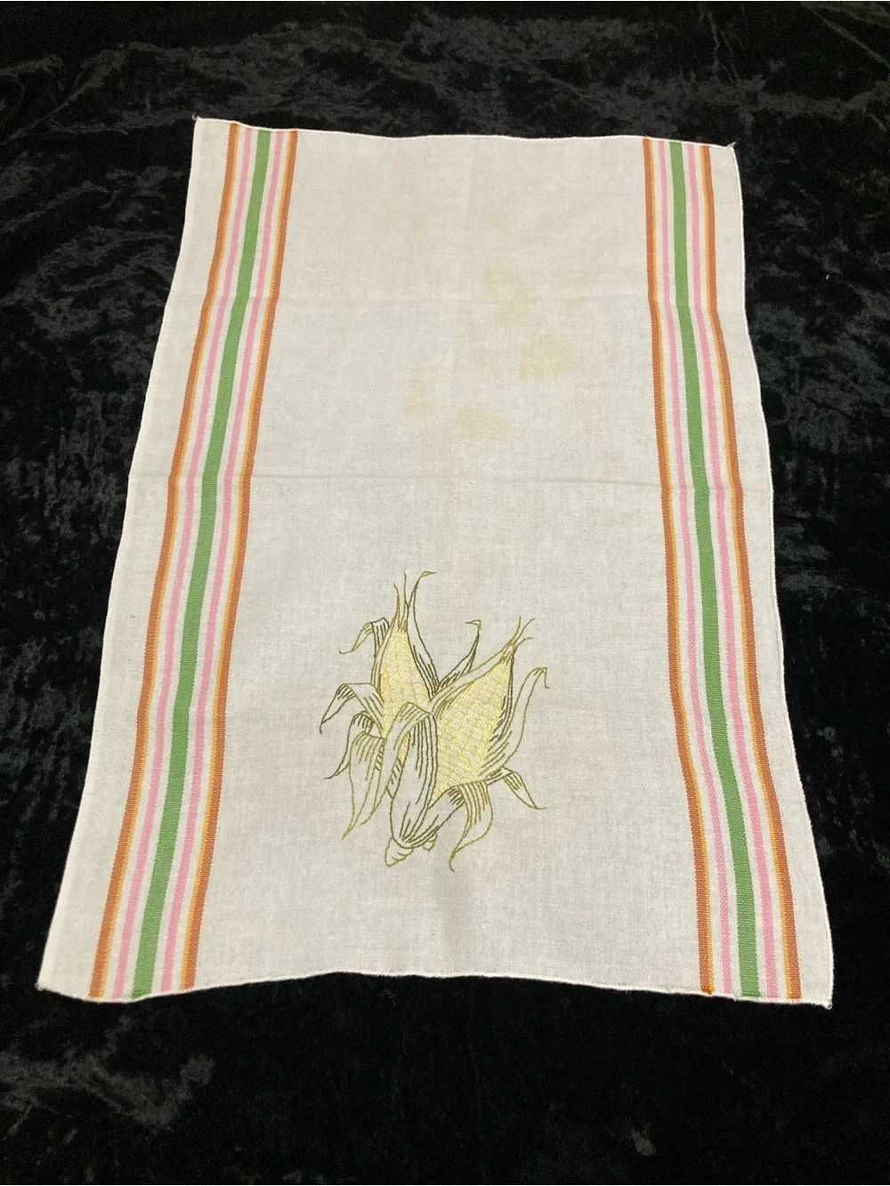 Vintage Hand Embroidered Tea / Dishtowel. 24x16 inches